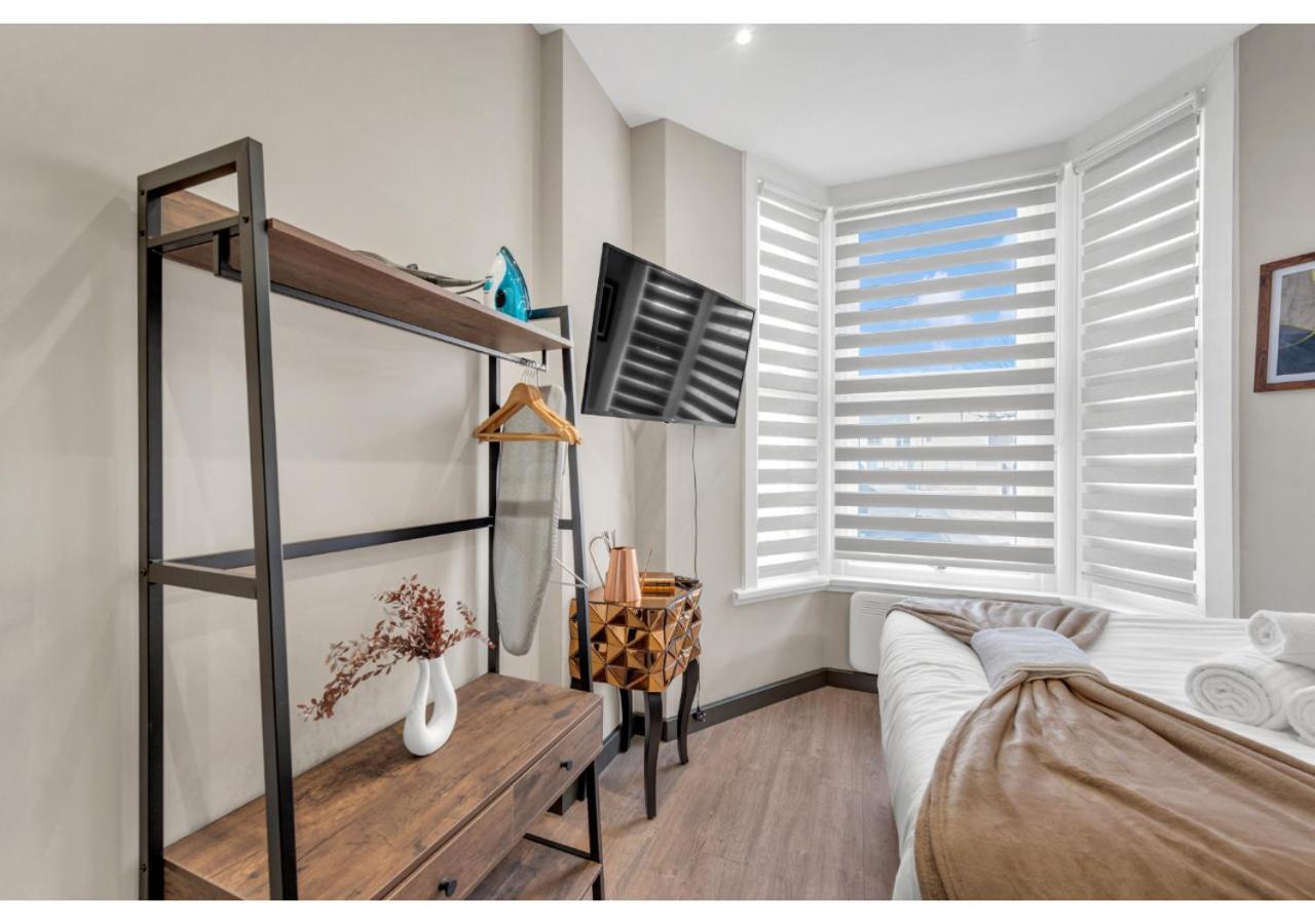 Escape The Ordinary: Cozy And Charming Appartamento Londra